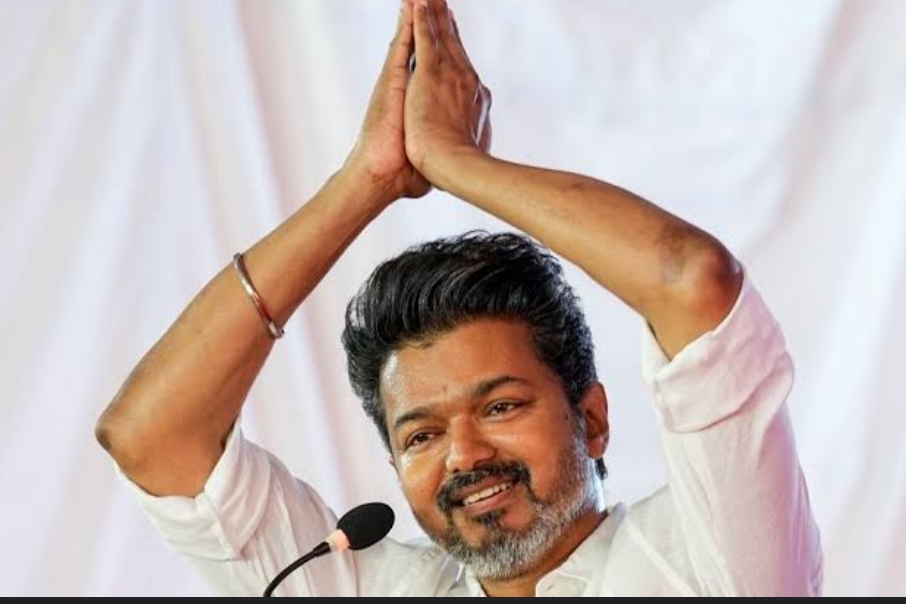 த.வெ.க. அரசியல் கூட்டத்தில் நீட் தேர்வு ரத்து, ஒரே நாடு ஒரே தேர்தலுக்கு எதிர்ப்பு உள்பட 26 தீர்மானங்கள் நிறைவேற்றப்பட உள்ளன என தகவல் வெளியாகி உள்ளது.