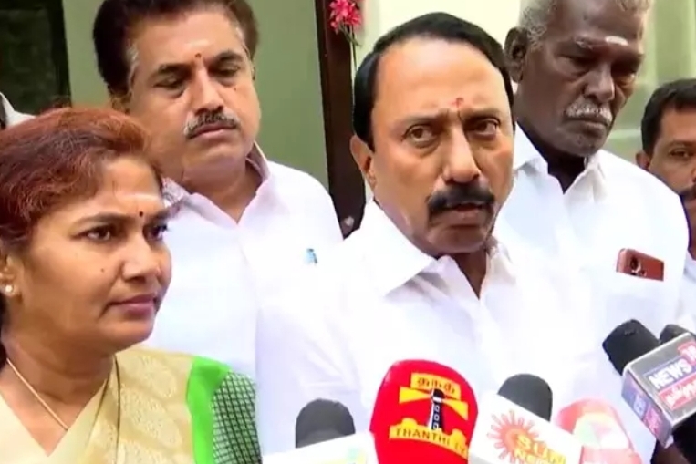 துரோகம் செய்தது யார் ?-செங்கோட்டையன் விளக்கம்