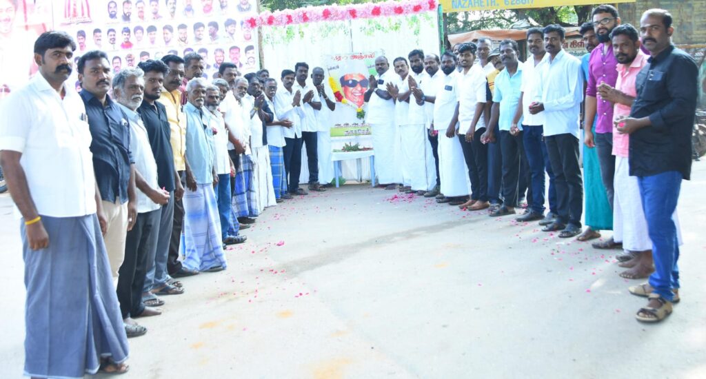 நாசரேத் நகர அ.தி.மு.க. சார்பில் முன்னாள் முதல்வர் எம்.ஜி.ஆரின் நினைவு நாள் அனுசரிப்பு