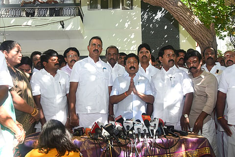 அ.தி.மு.க பொதுக்குழுவை கூட்ட எஸ்.பி.வேலுமணி